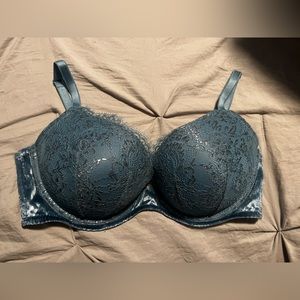 Very sexy push-up Victoria’s Secret bra